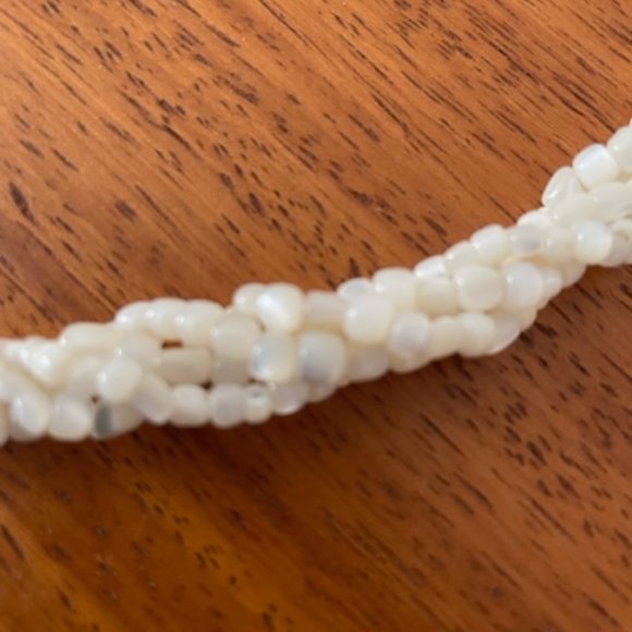 Vintage white mother of pearl bead twisted rope necklace - Picture 4 of 4